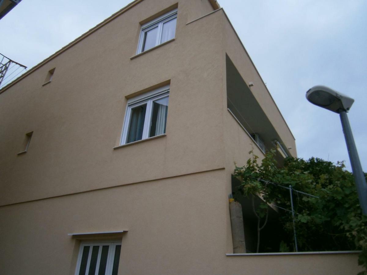 Apartment Willy Komiža Exterior foto